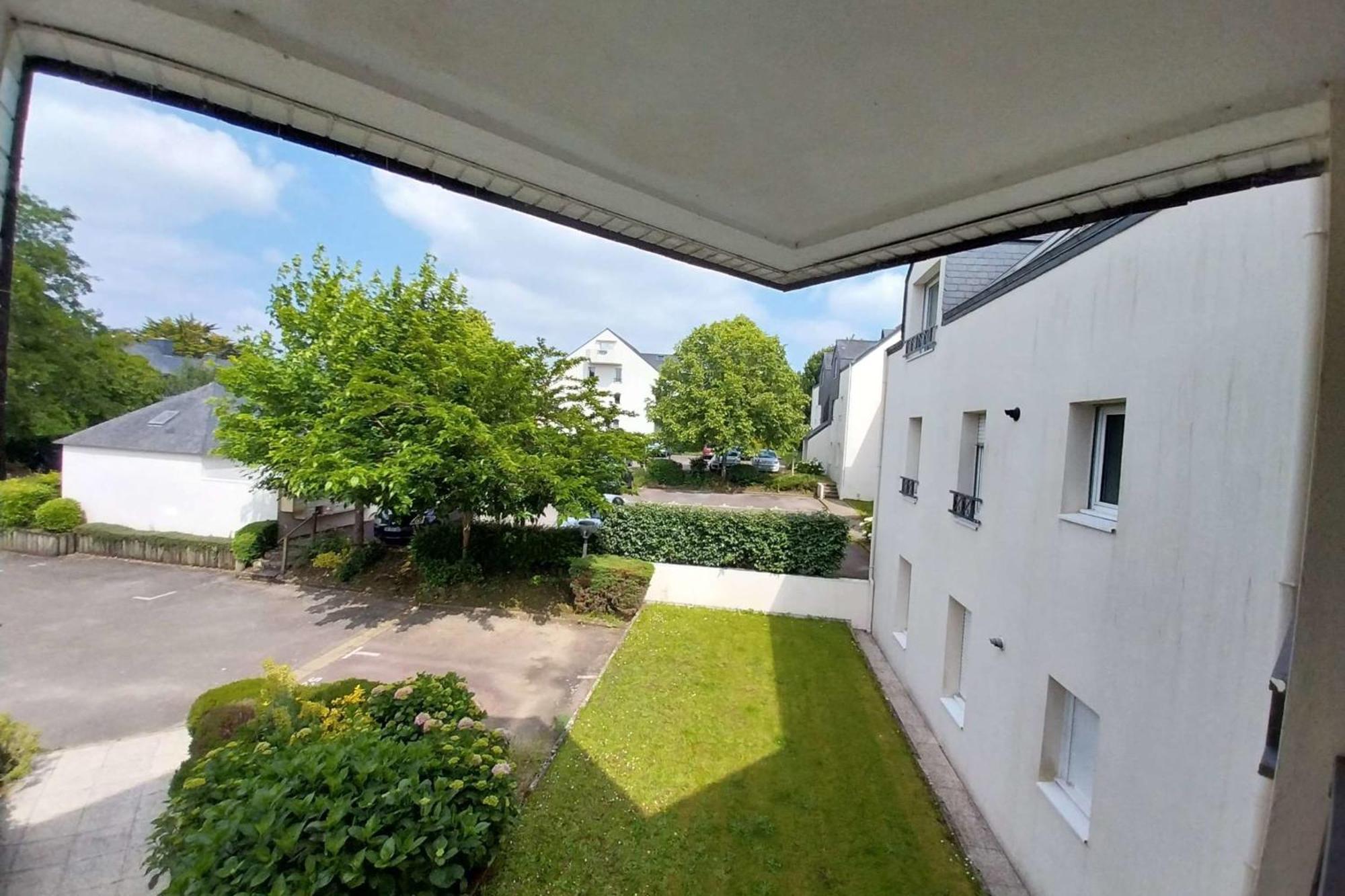 Charming With Balcony Near Port Of Appartement *